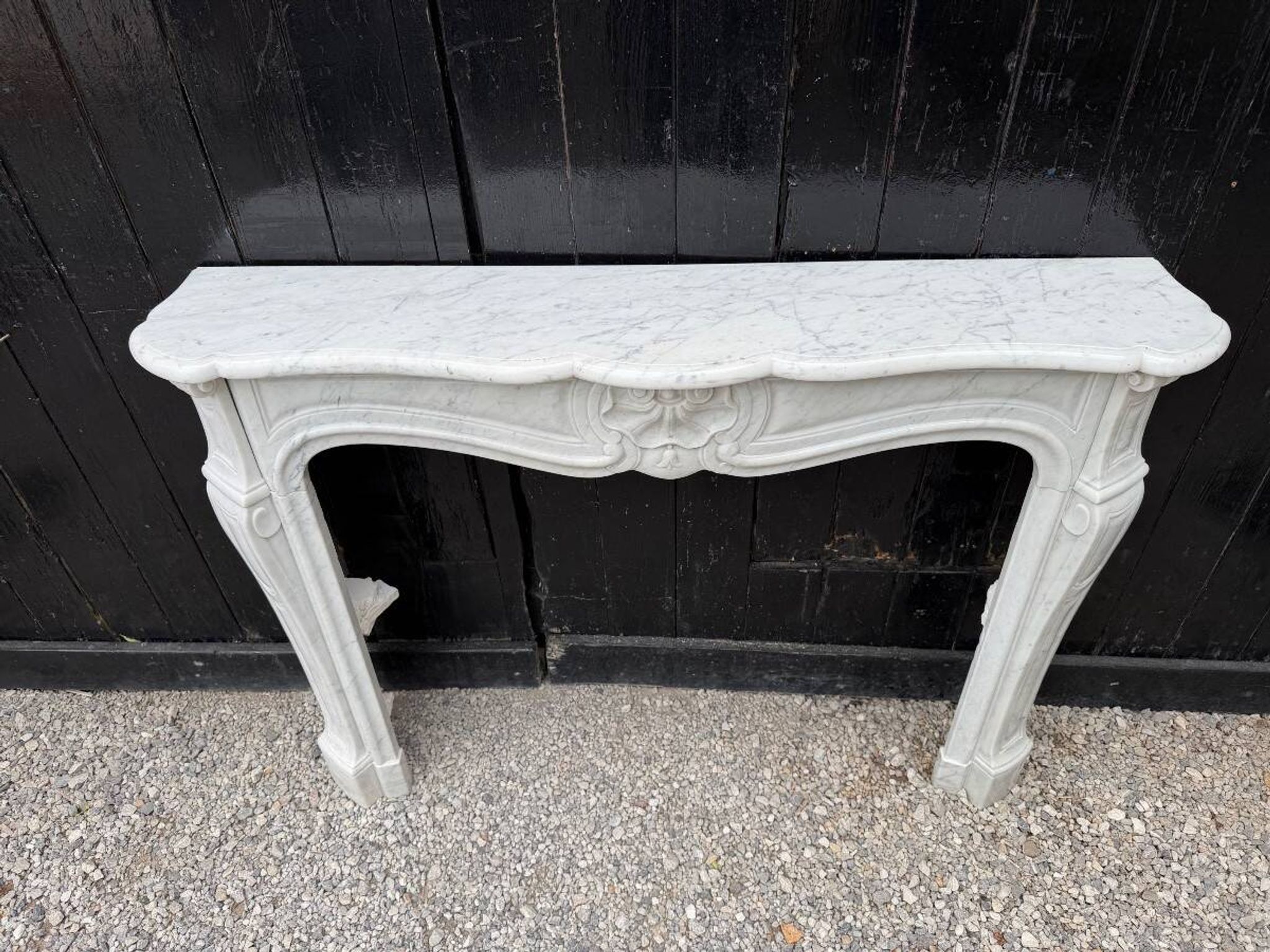 Cheminée de style Louis XV en marbre de Carrare vers 1980