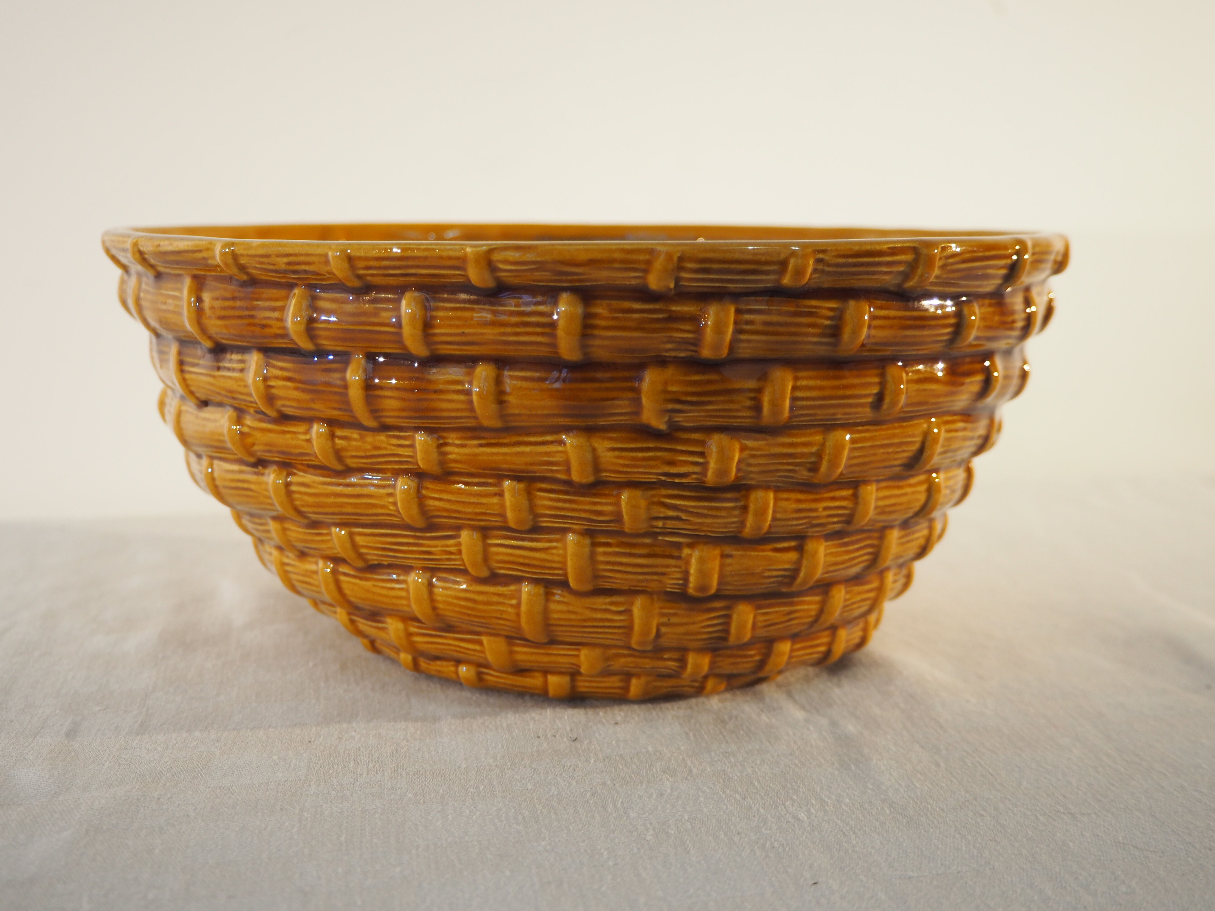 Ceramic salad dish Vintage imitation straw