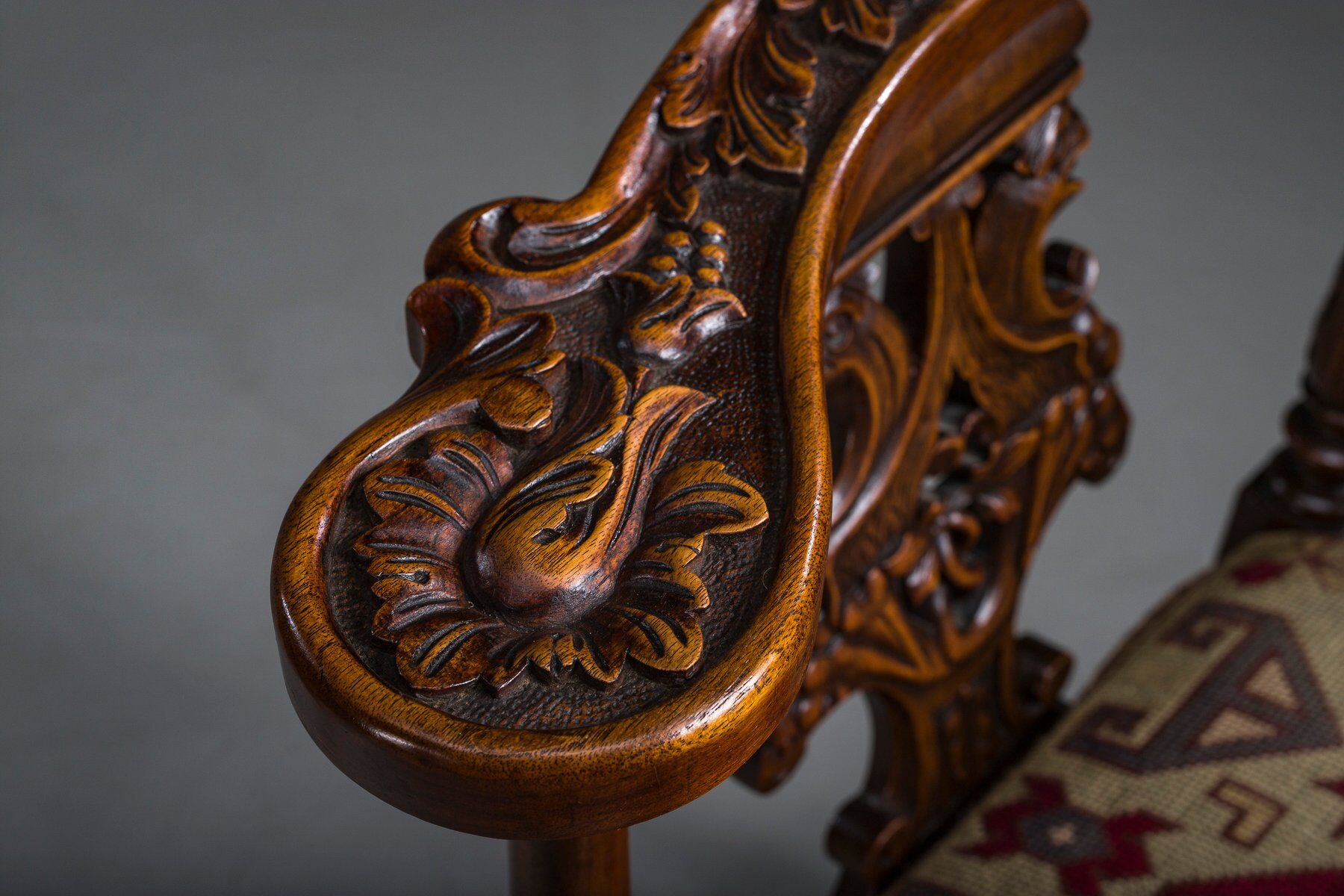 19th century Italian Renaissance style carved walnut corner chairs, set of 2