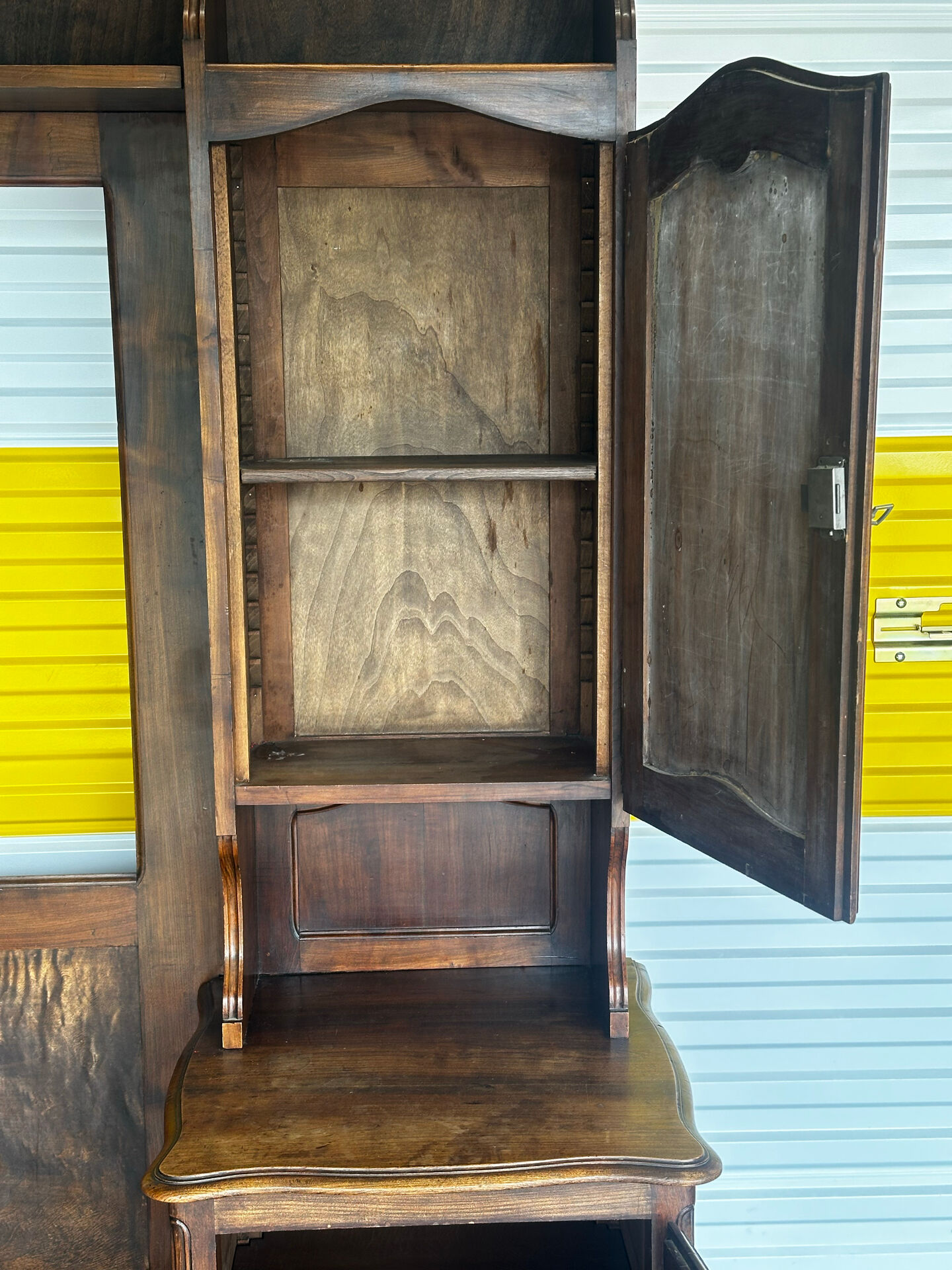 Solid wood bookshelf - French work from the 1950s
