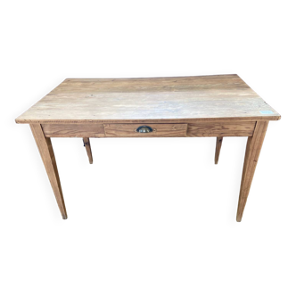 Solid pine farm table