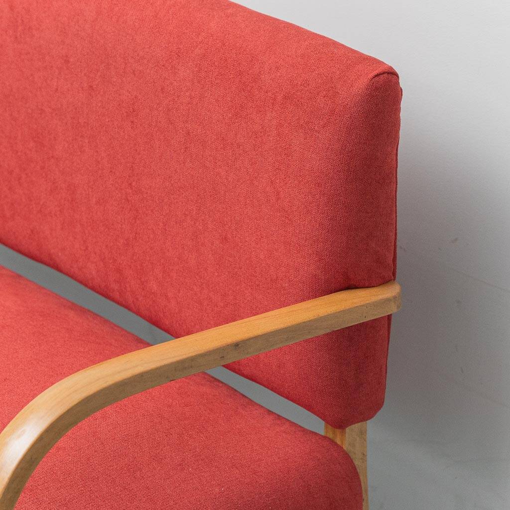 Vintage 2-seater sofa – in wood and red fabric, 1960s modernist