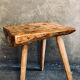 Table tripode bois design Brutaliste