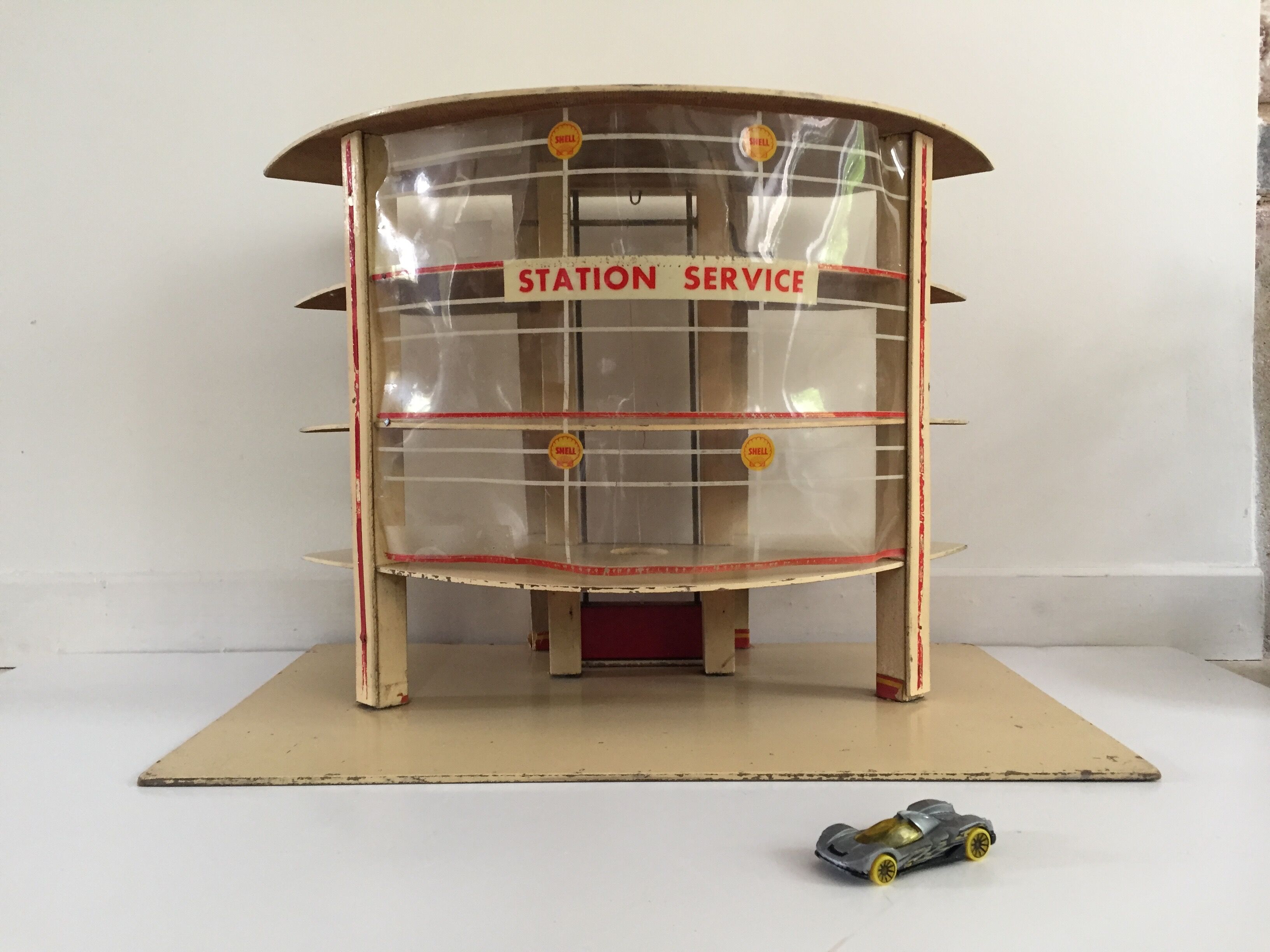 Garage vintage jouet car