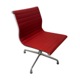 Fauteuil Eames pivotant édition Vitra