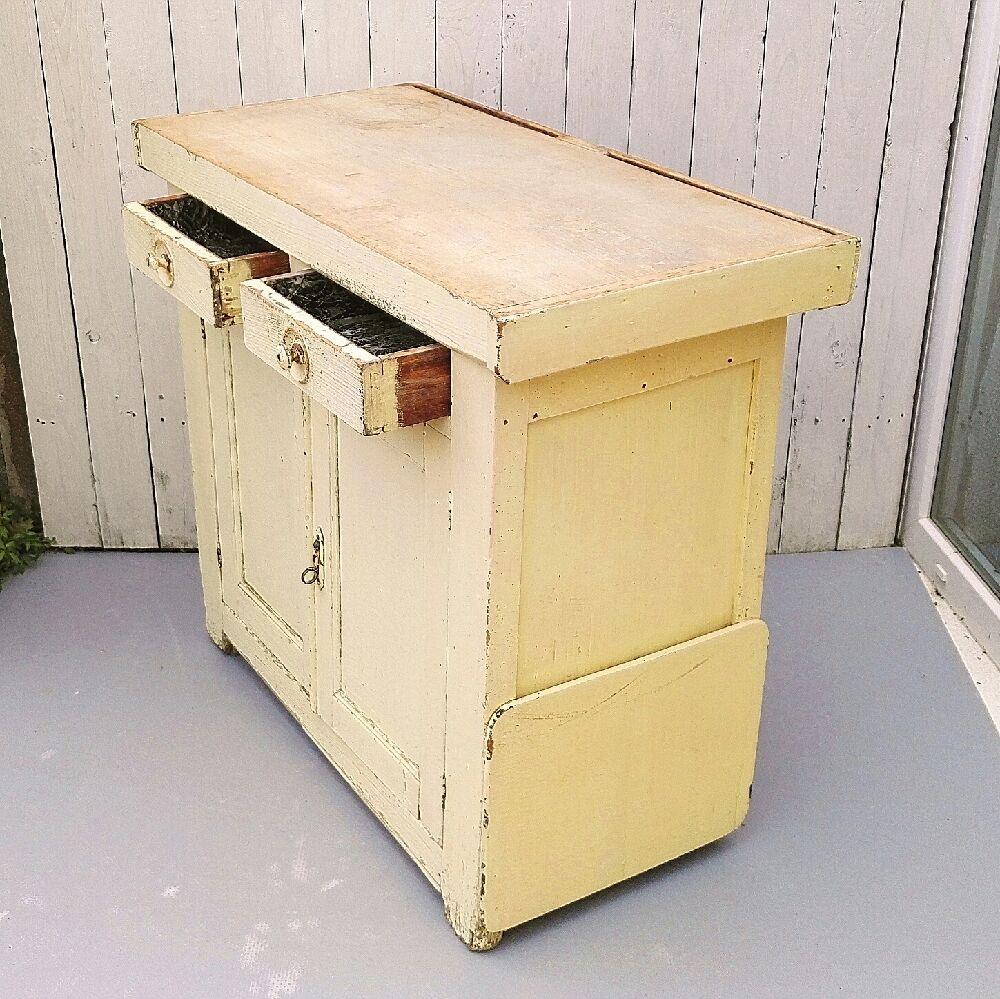 Parisian log furniture vintage kitchen