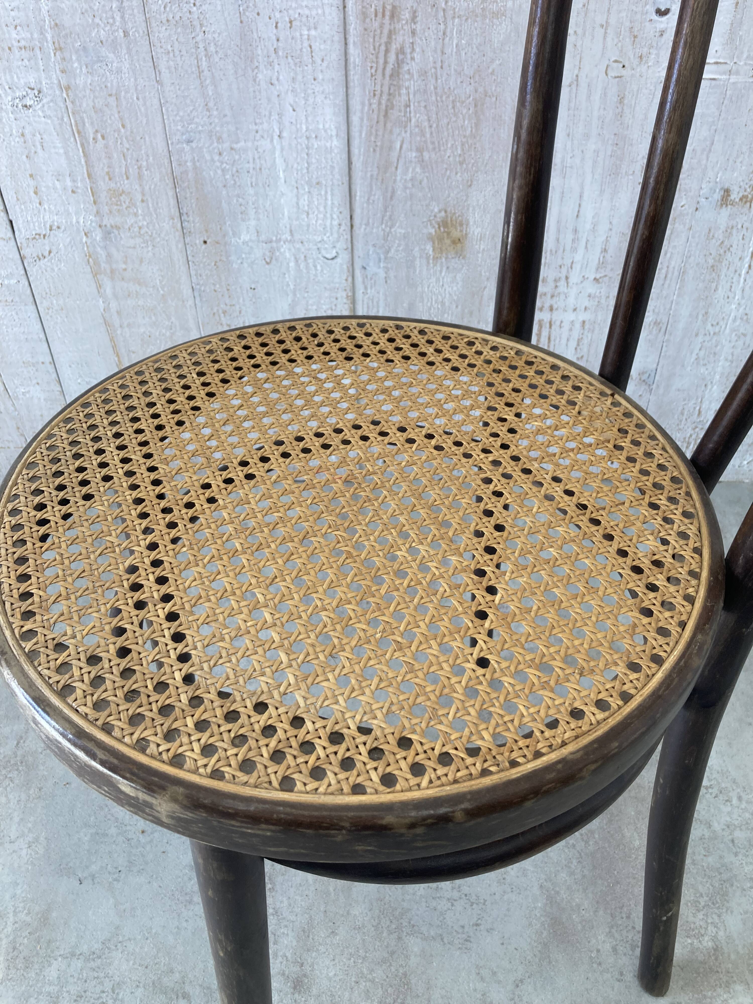 Chaise bistrot cannée