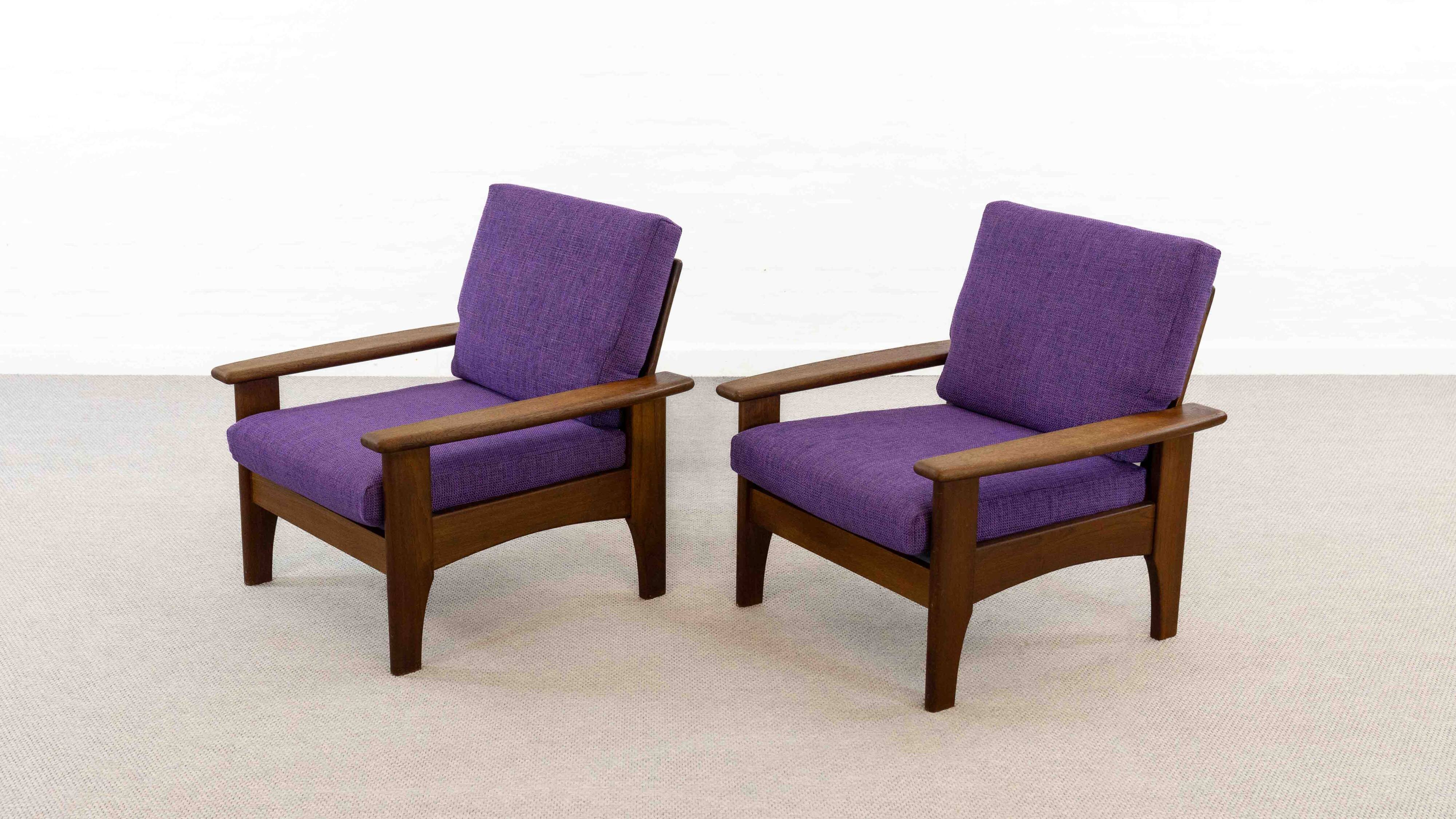 Set of 2 scandinavian easy chairs in teak with purple upholstery