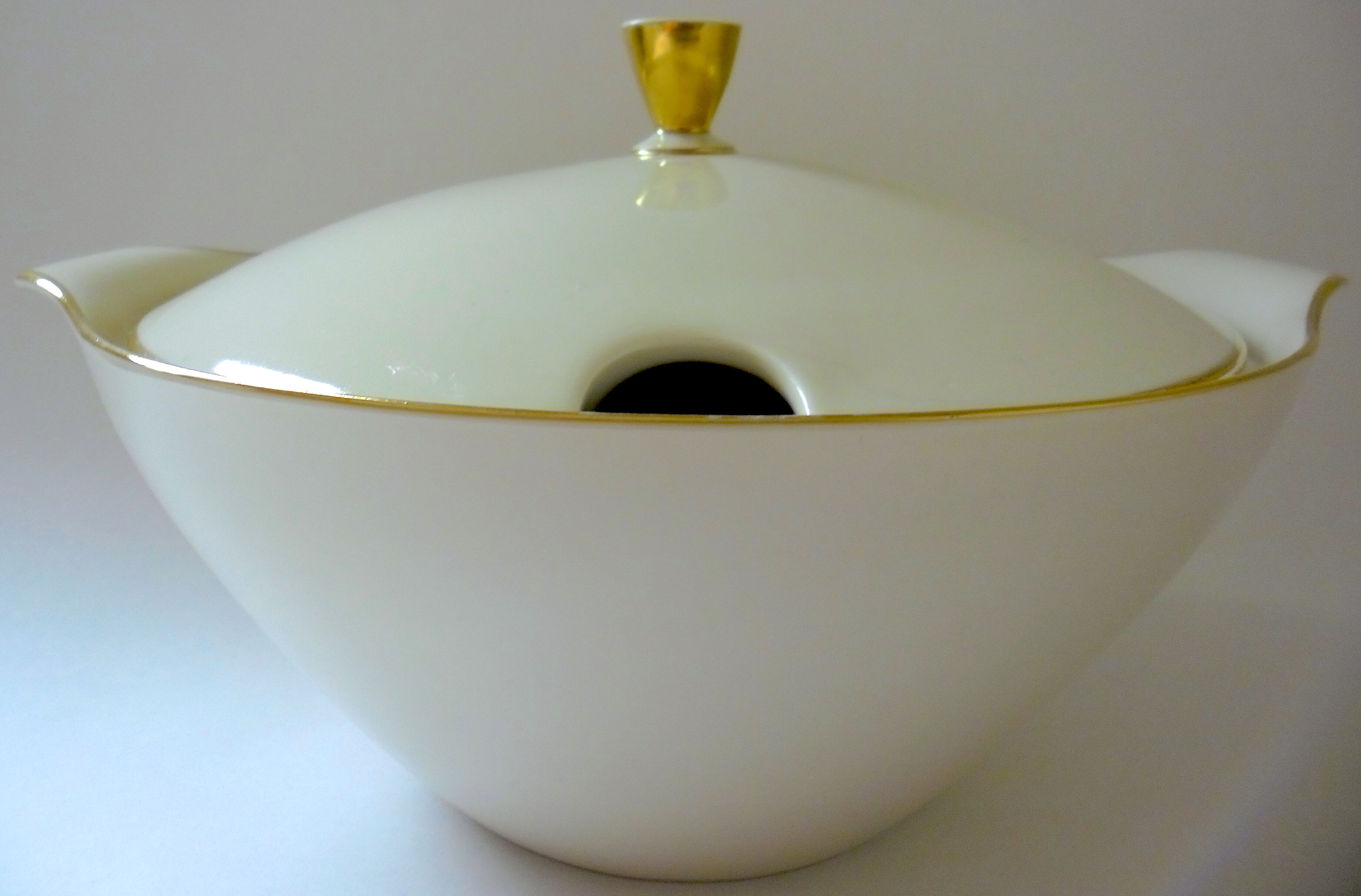 Seltmann-Weiden white and gold porcelain soup kitchen (Bavaria)