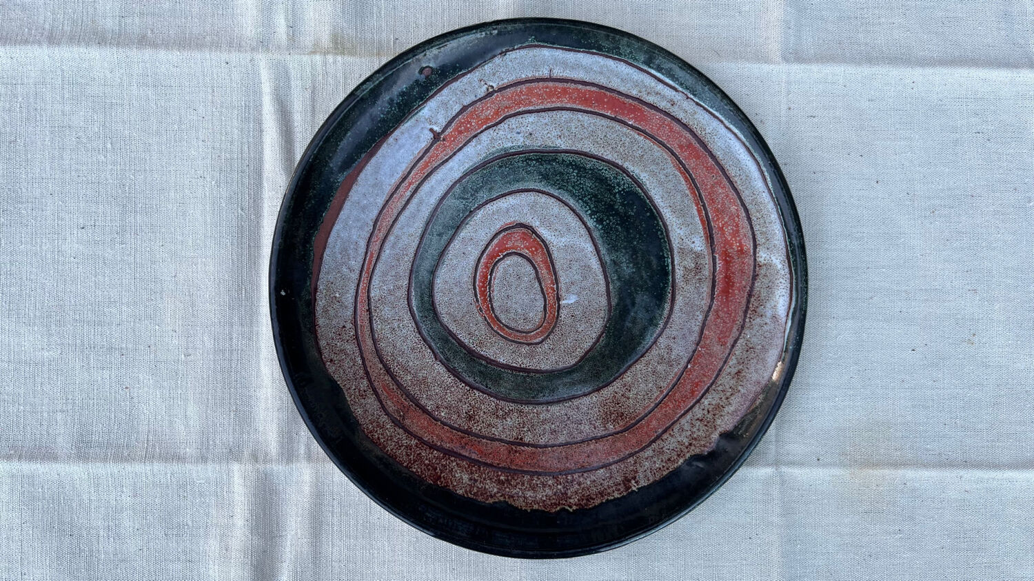 Decorative flat plate Daniel Vallauris vintage