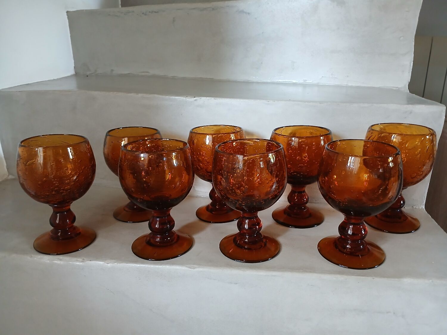 8 amber bubble wine glasses