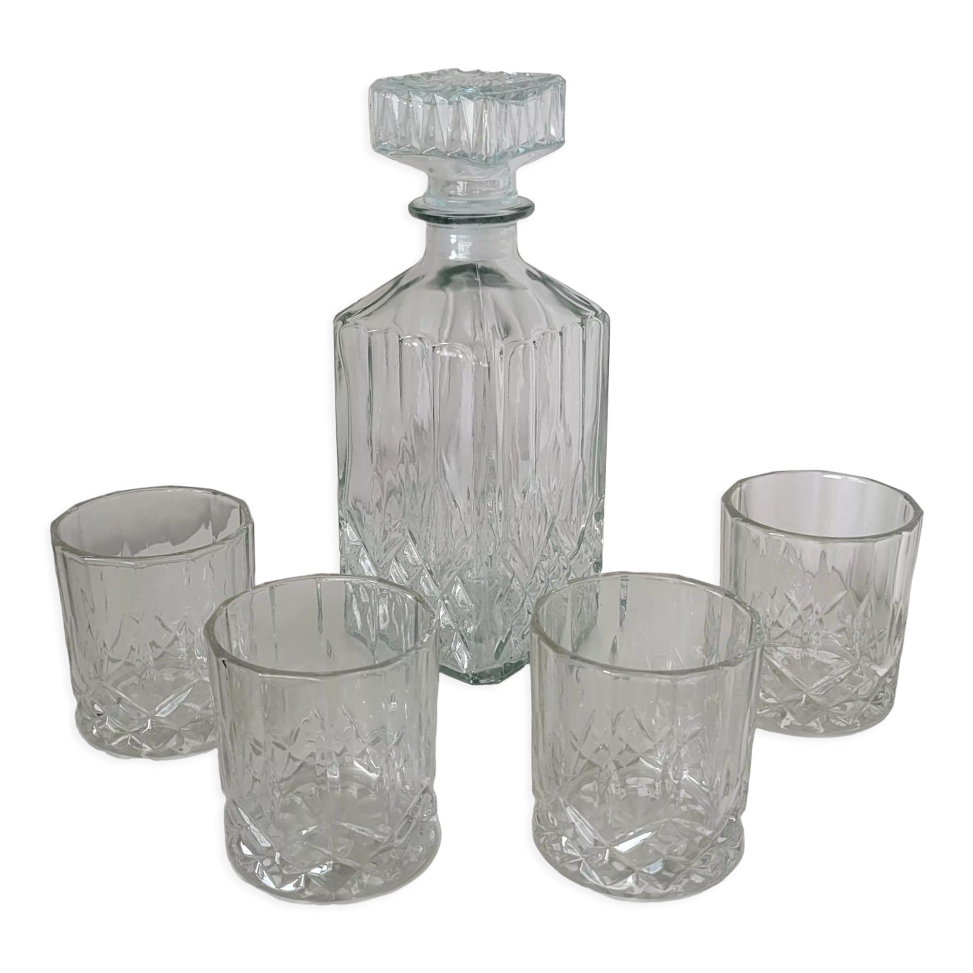 Whisky decanter 900 ml and 4 glasses 230 ml