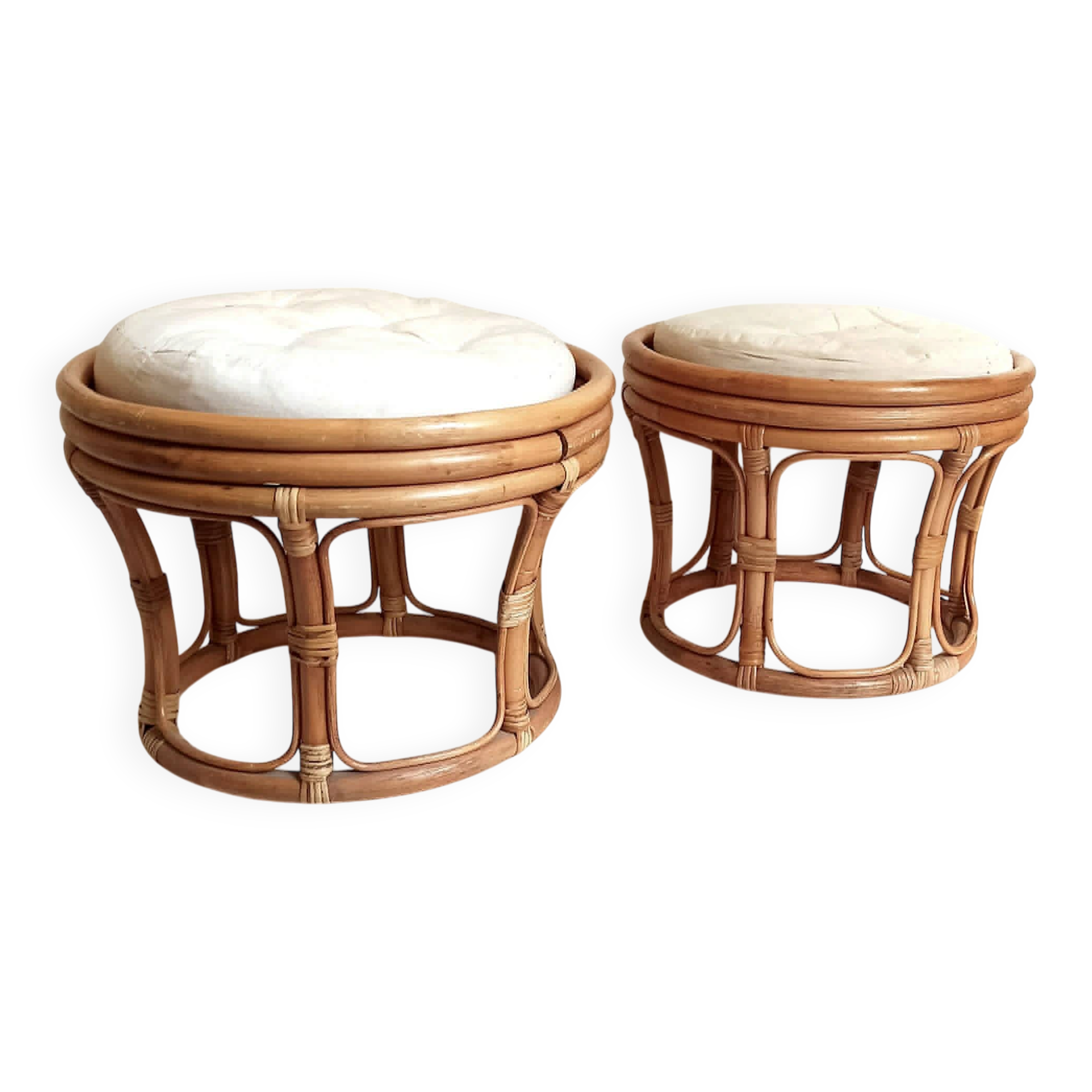 Pair of poufs from the 70s, diameter 44.8 cm.