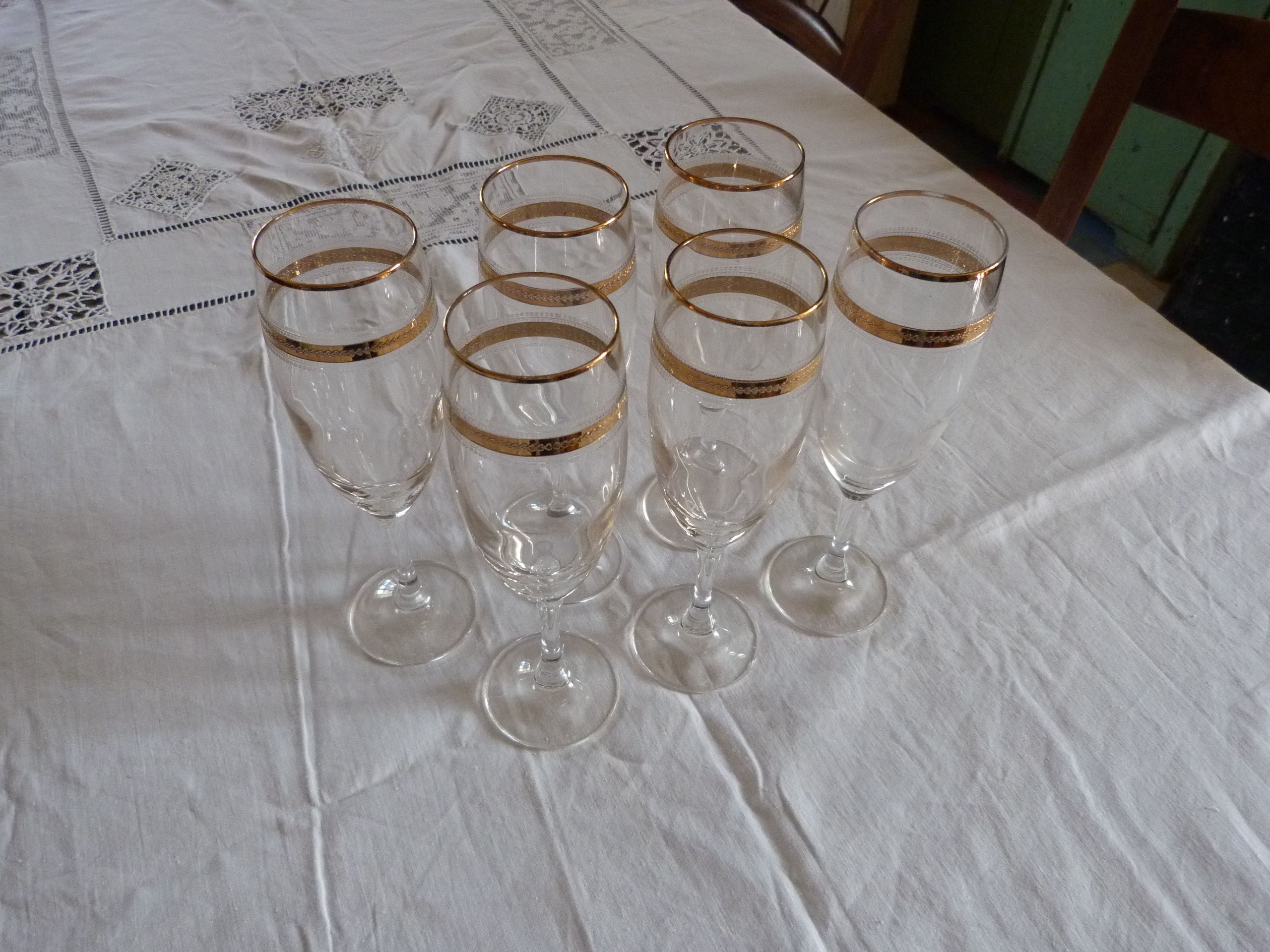 Set of 6 flutes with champagne crystal baccarat filet gold hand engraving