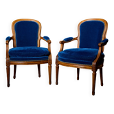 🪑 Elegant Louis XVI armchairs renovated in blue velvet