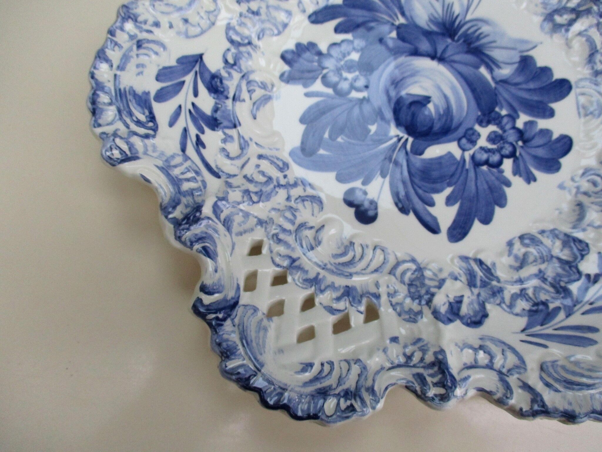 Openwork ceramic dish