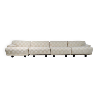 Modular canapé Fiandra in cream check fabric by Vico Magistretti for Cassina