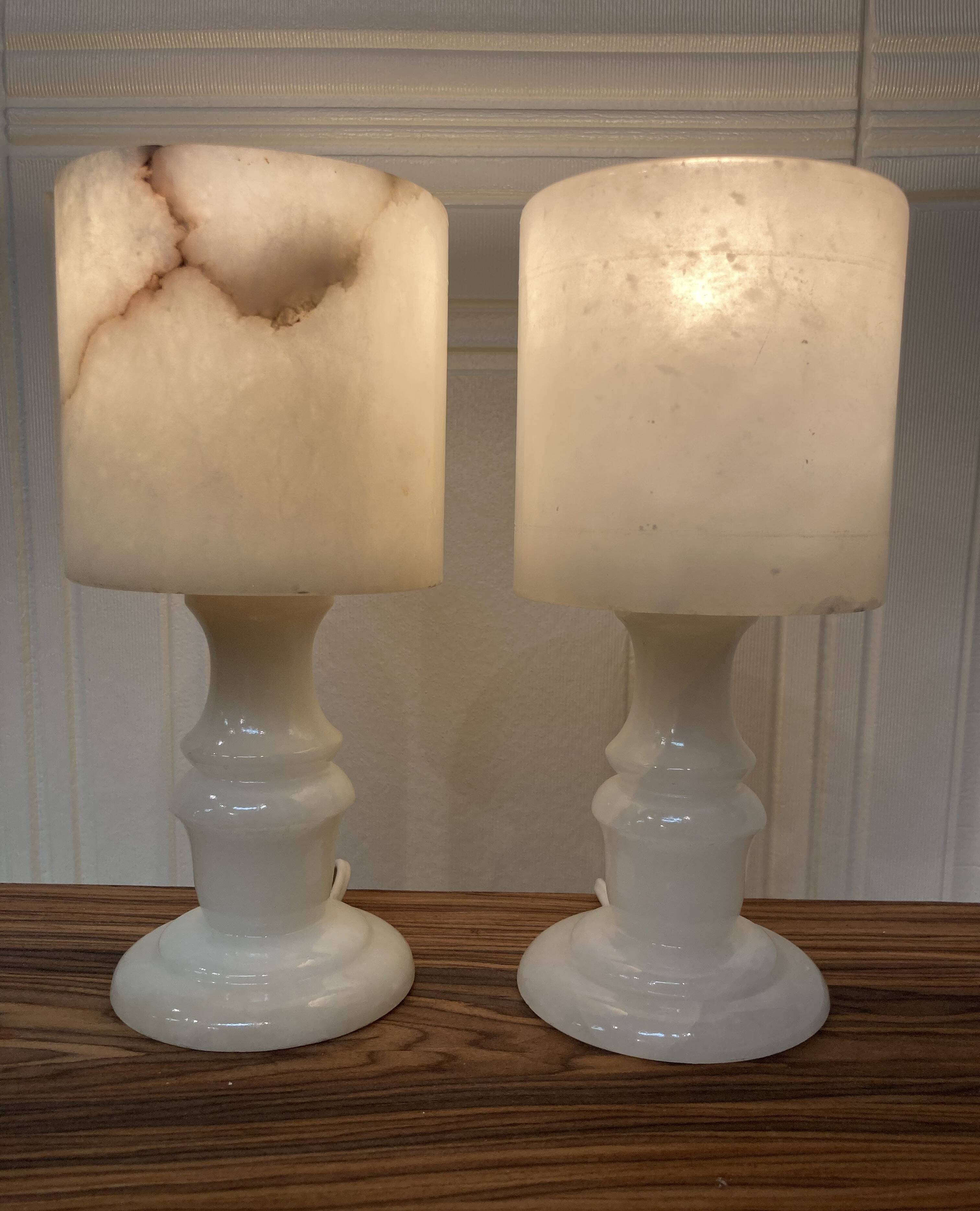Paire de lampes en albâtre design 1950.