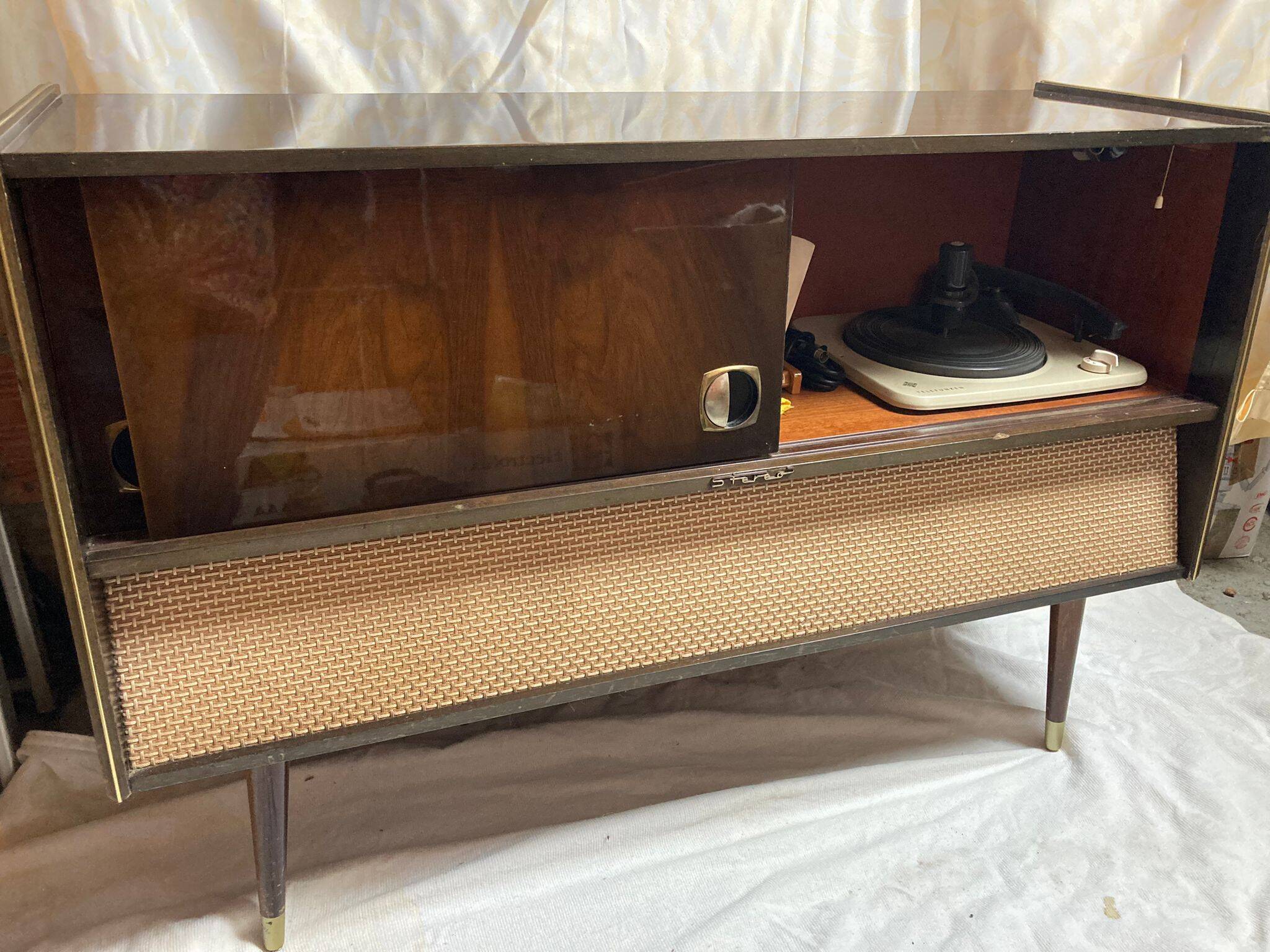 Buffet vintage Telefunken - Meuble radio stéréo TW 504