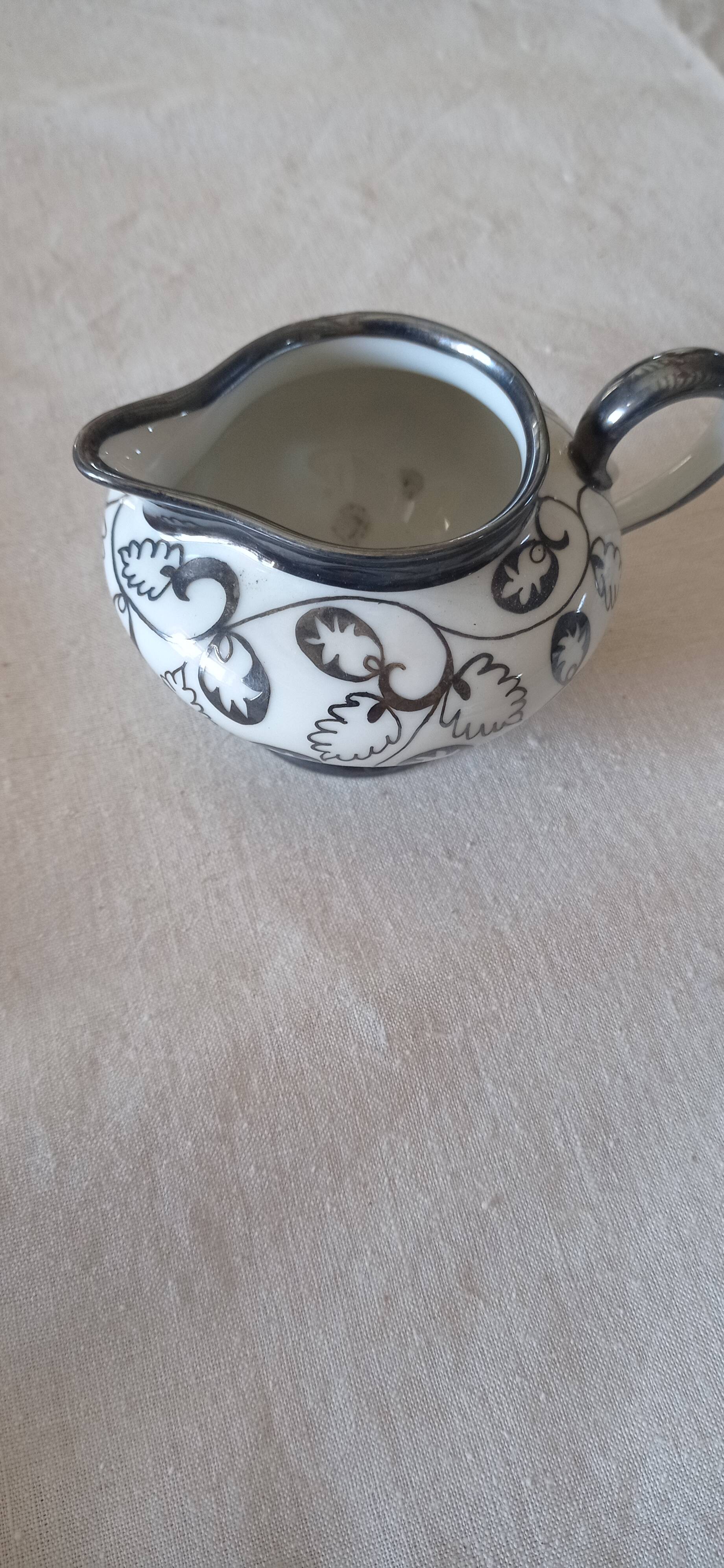 Coffee/tea service, glazed porcelain in Art Deco style, Saint Graal model.