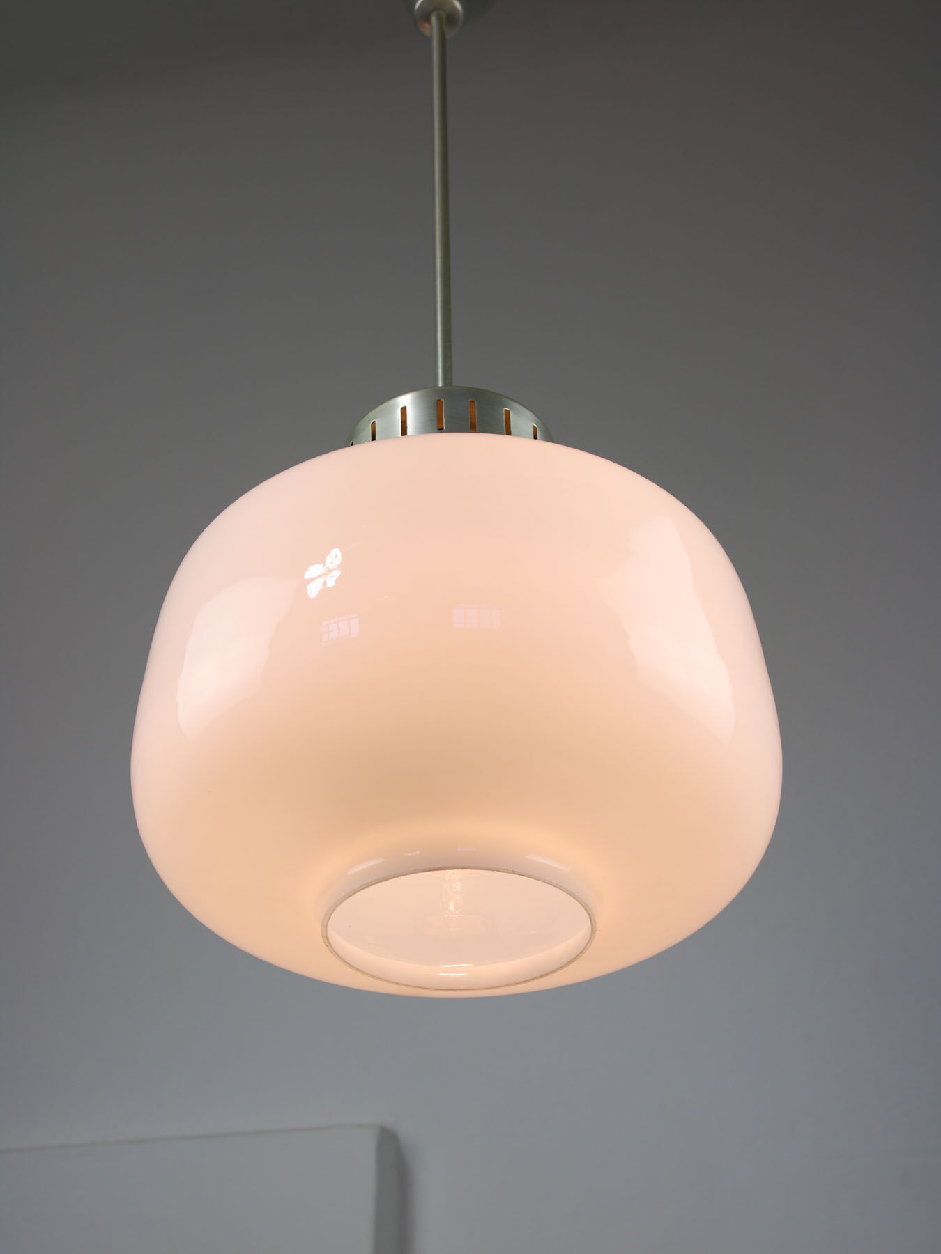 Suspension opaline du milieu du siècle