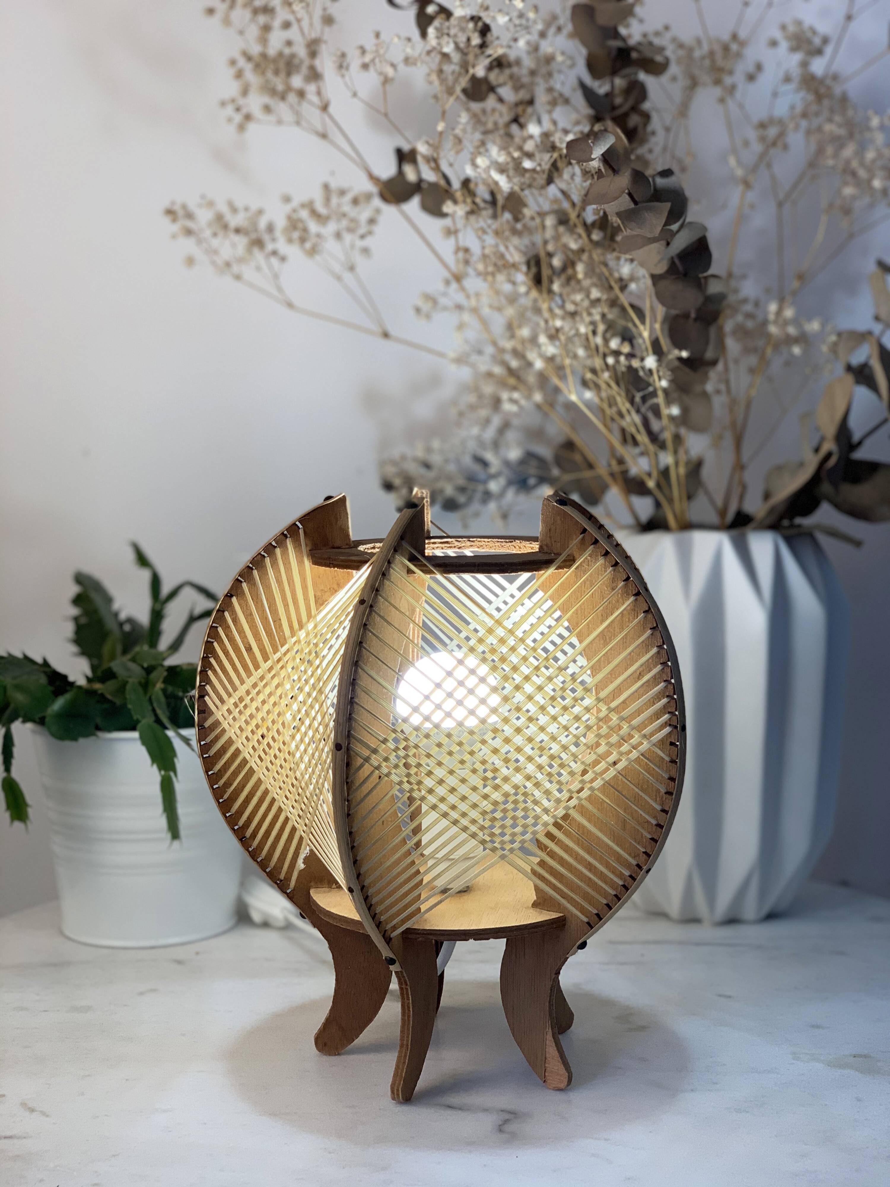 Lampe scandinave vintage en bois et fils des années 60