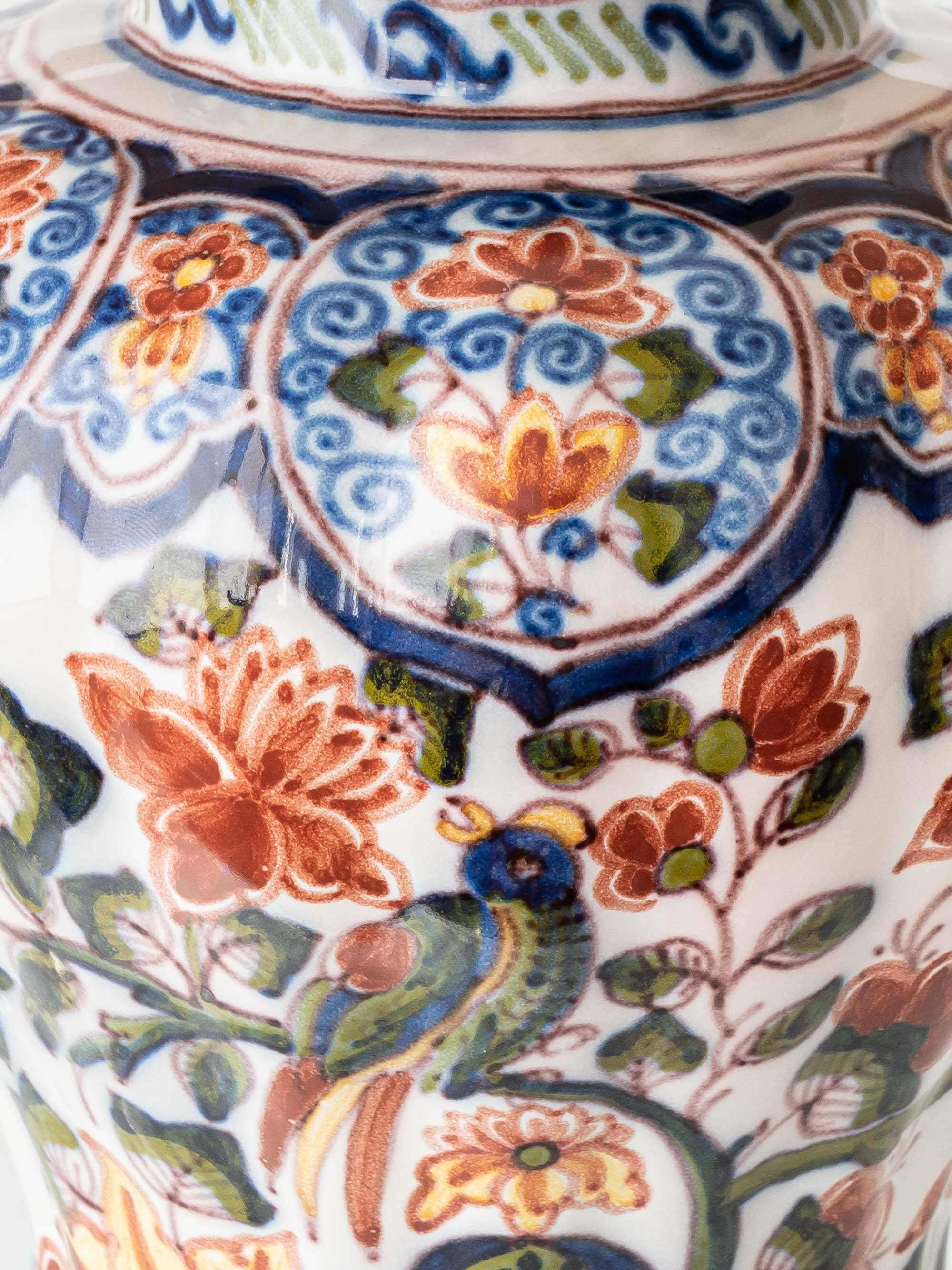 Dutch chinoiserie table lamp in polychrome Delftware, Makkum, with a new coral silk shade