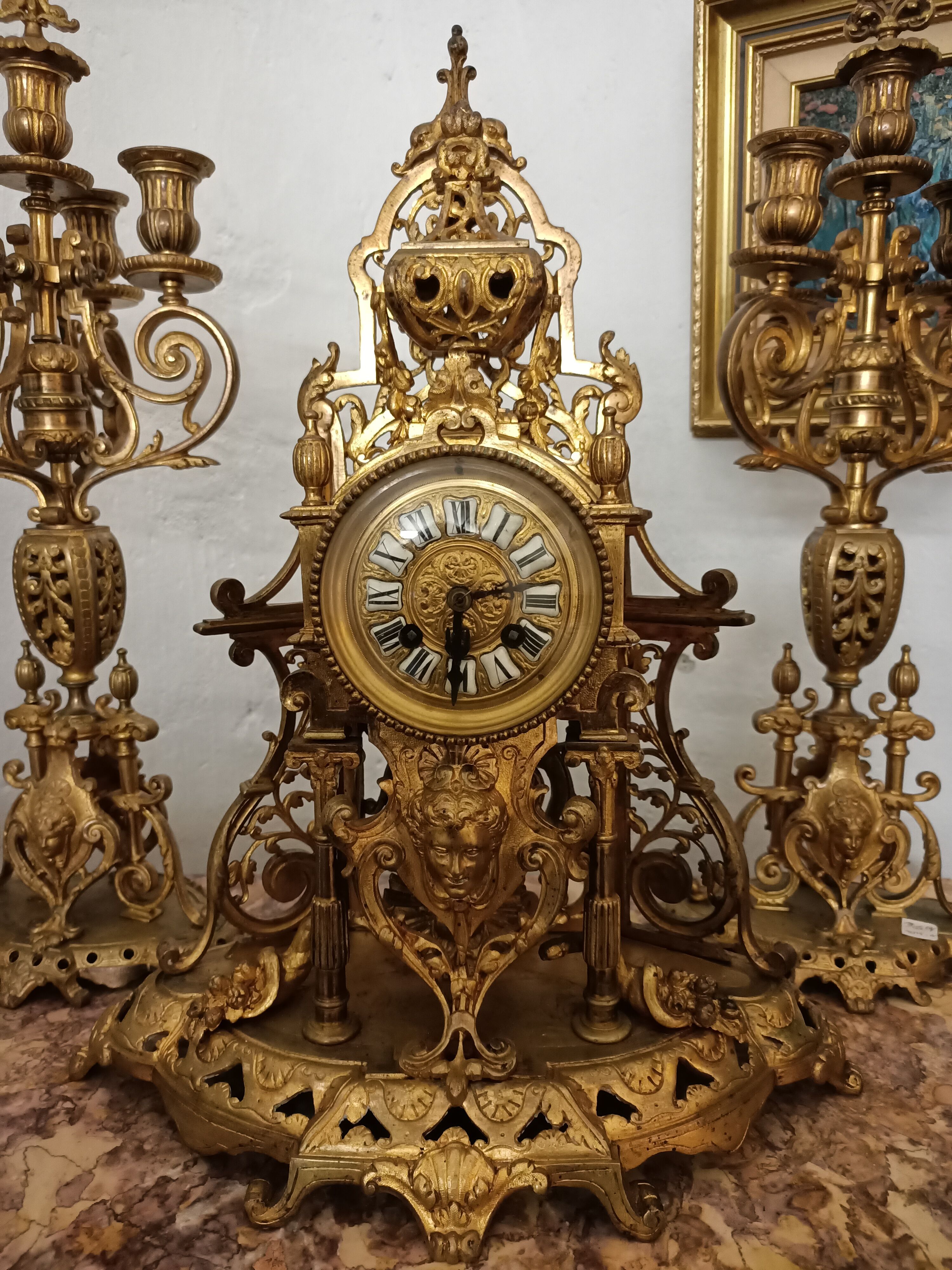 Pendulum with candlesticks