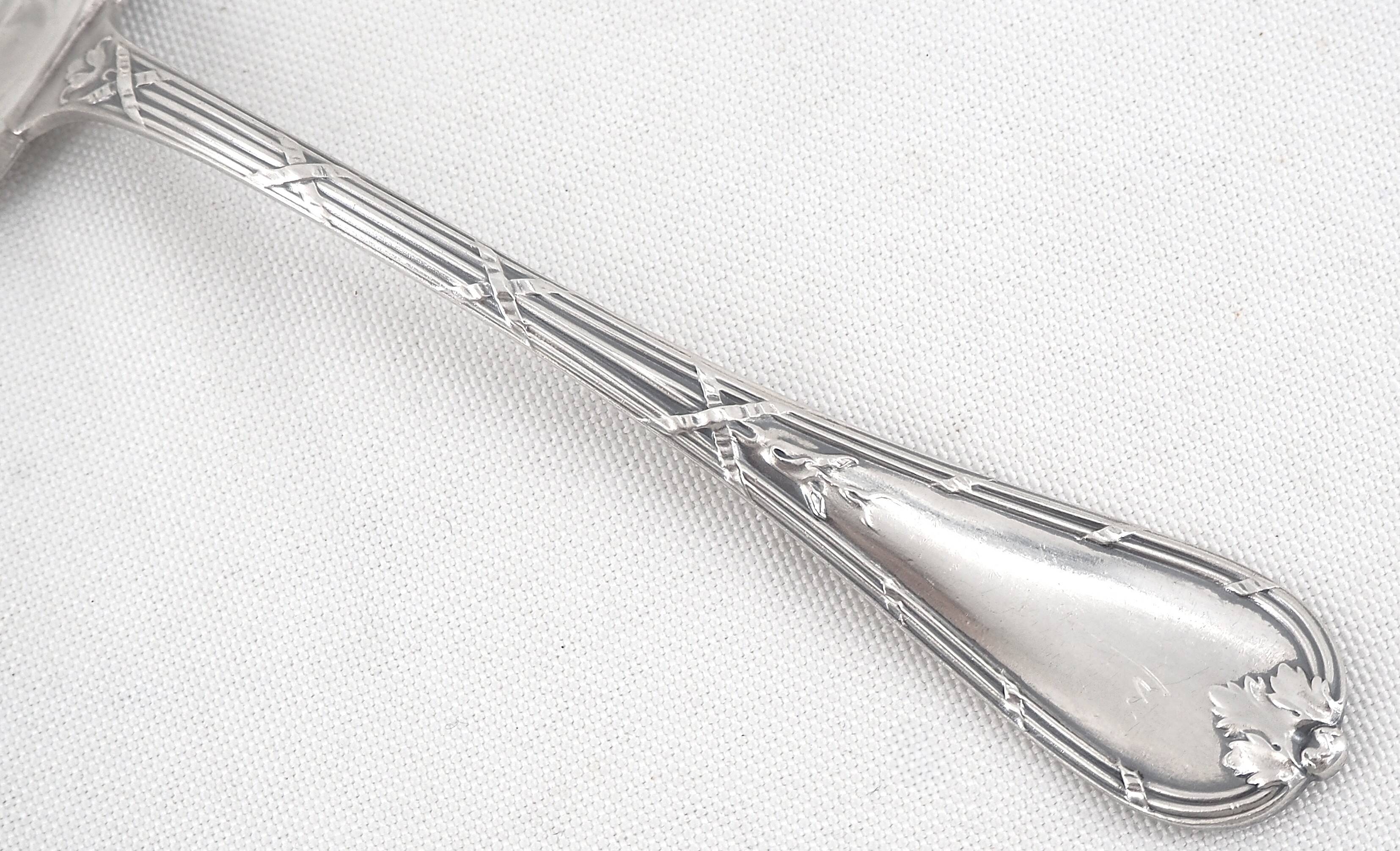 Christofle Rubans model Bell service fish cutlery set, silver-plated, 2 pieces.