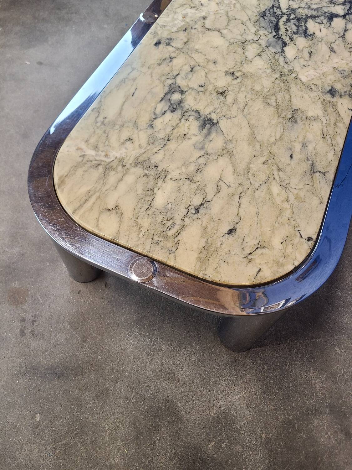Italian design coffee table from the 70s, marble and chrome