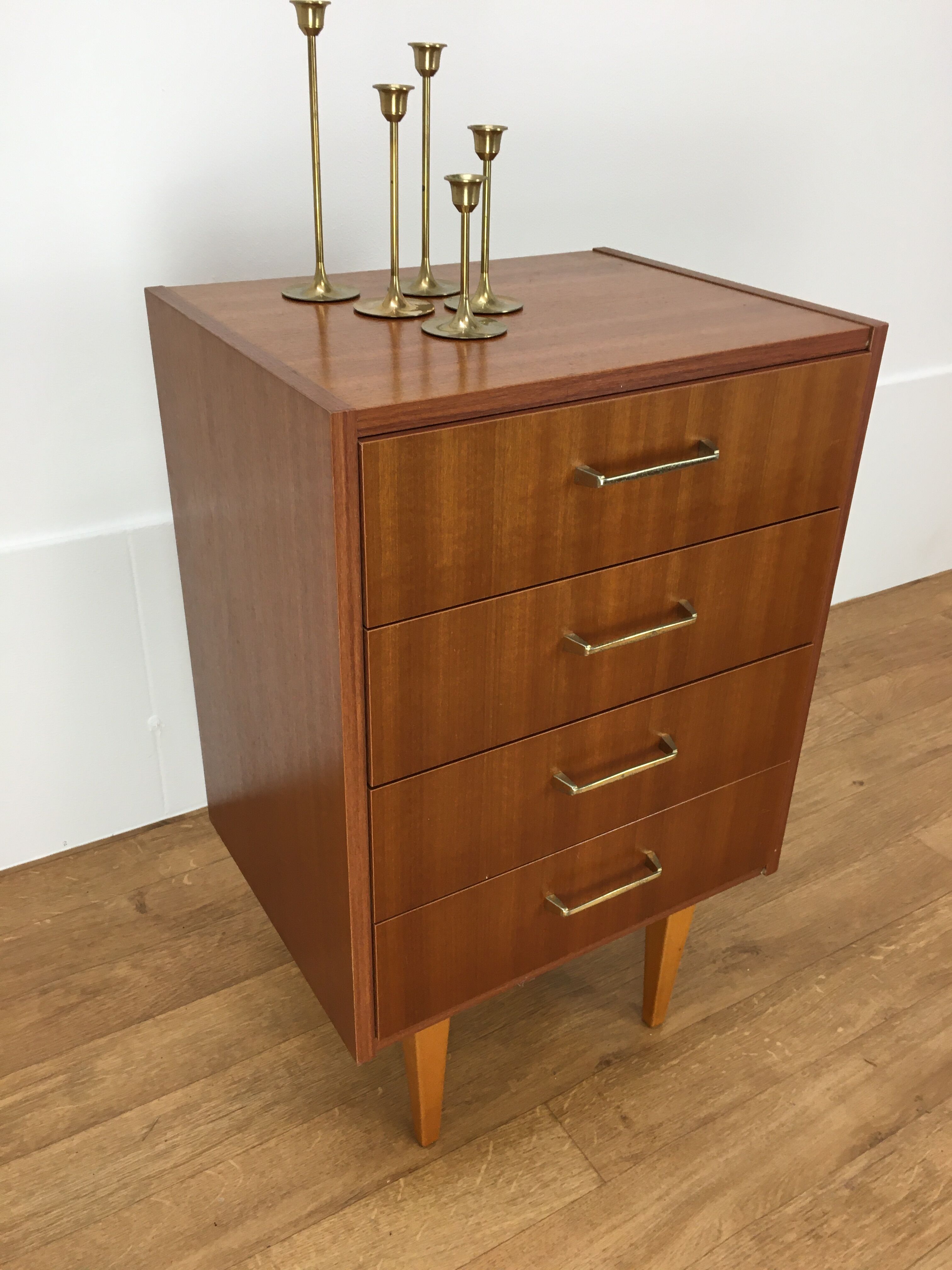 Scandinavian clothing dresser 4 drawers