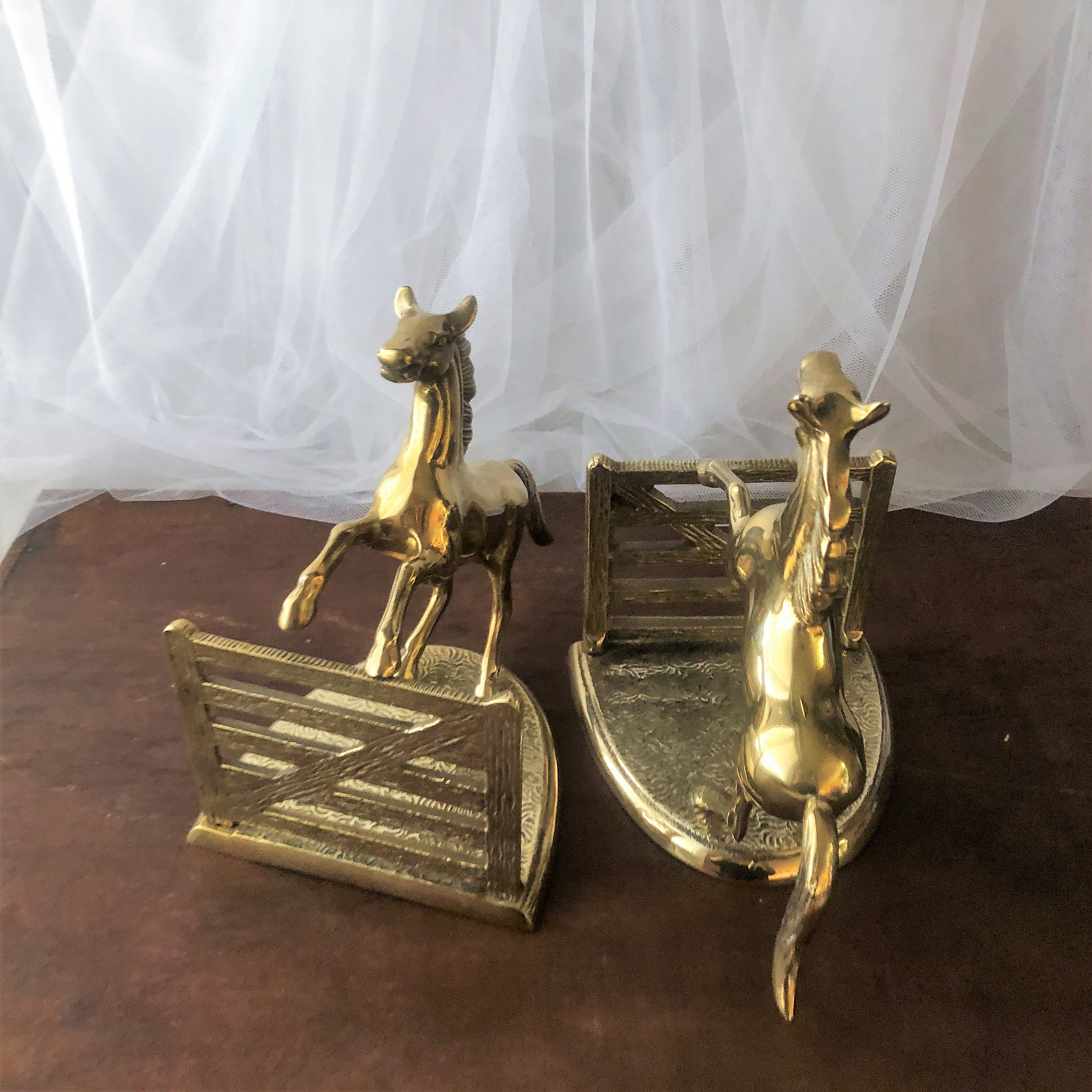 Goldeneye brass décor horses