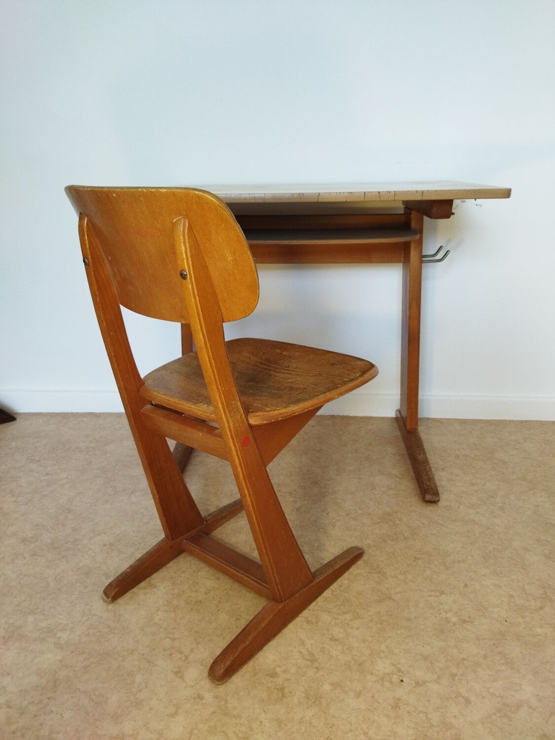 Casala children's desk