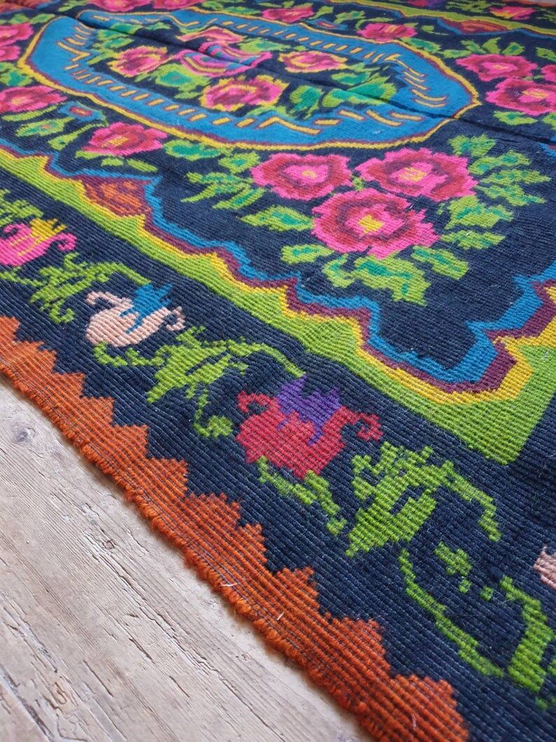 Tapis roumain tissé à la main 212x158cm