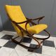 Rocking-chair en jaune par TON