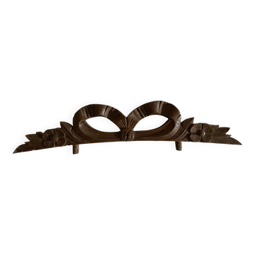 Fronton ancien ruban en bois sculpté