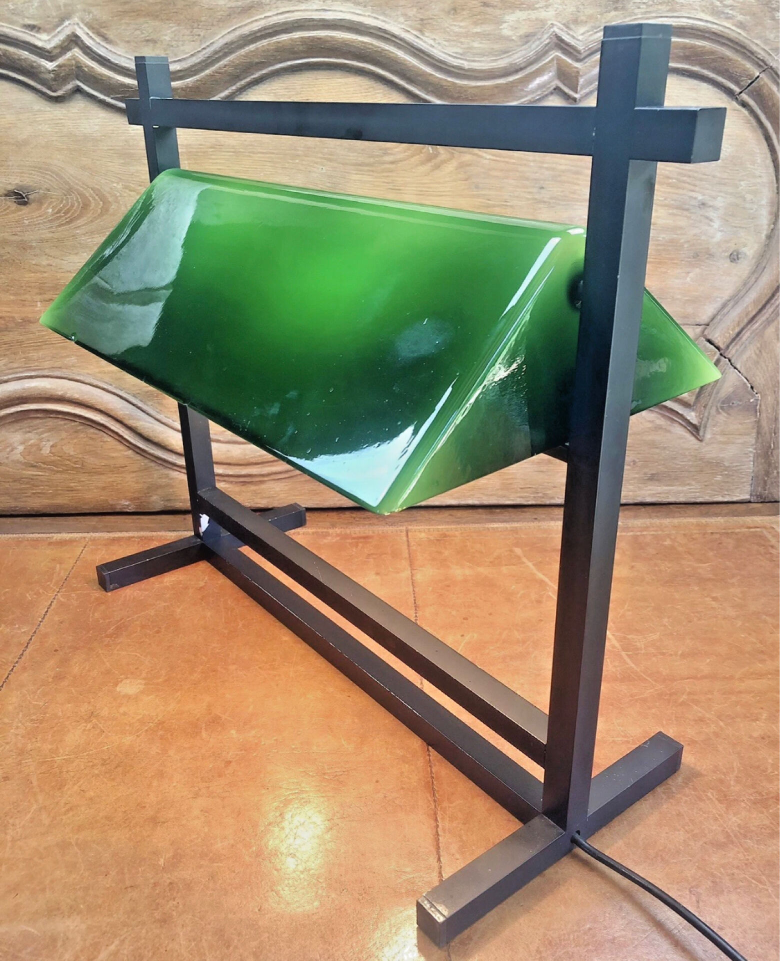 Design table lamp Alain Carré 1983 lacquered aluminium opal glass