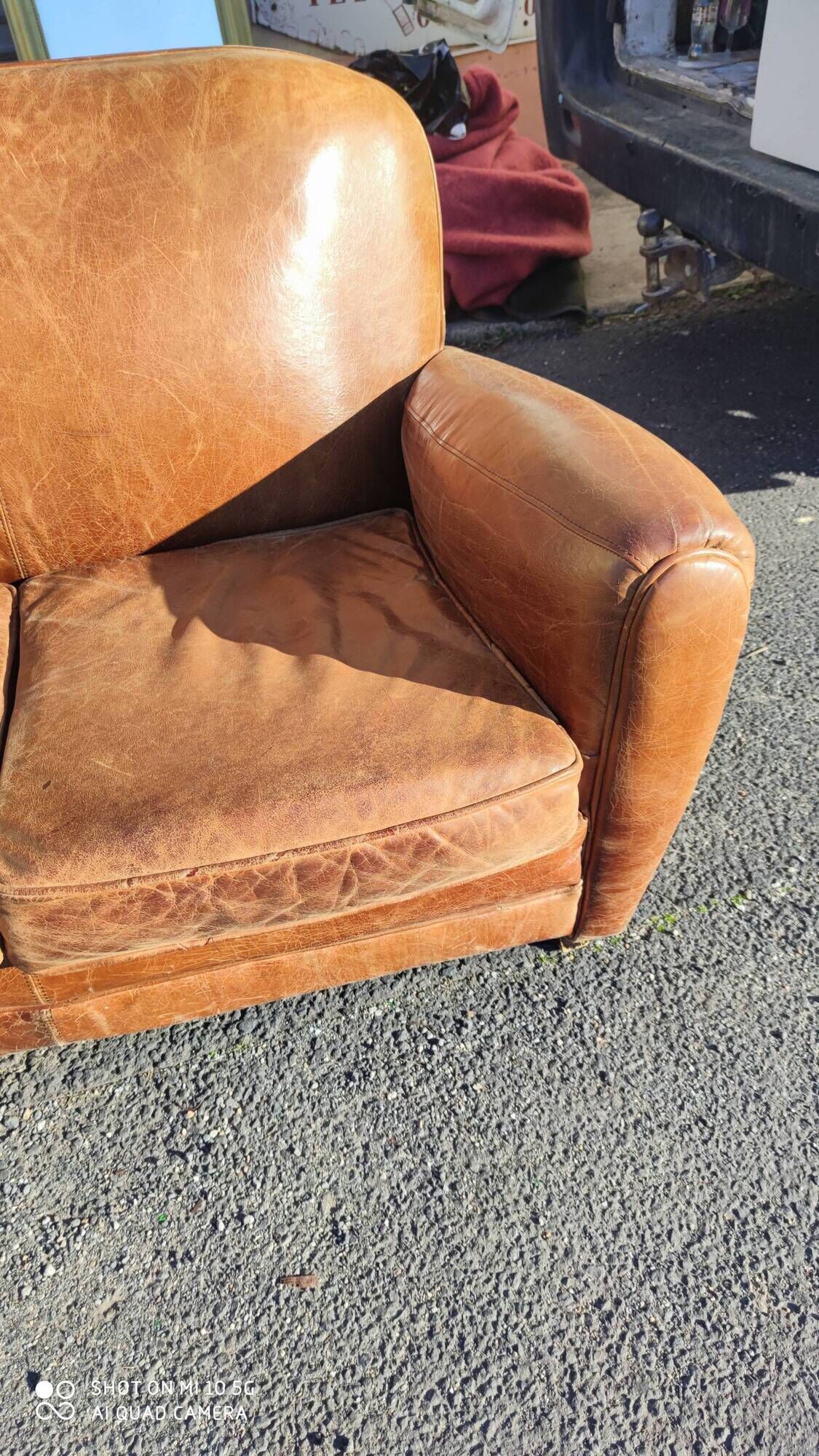 Club sofa 2 places in leather beautiful patina around 1980
