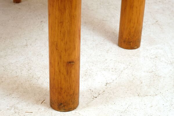Bureau René Martin et chaise Méribel de Charlotte Perriand 1955