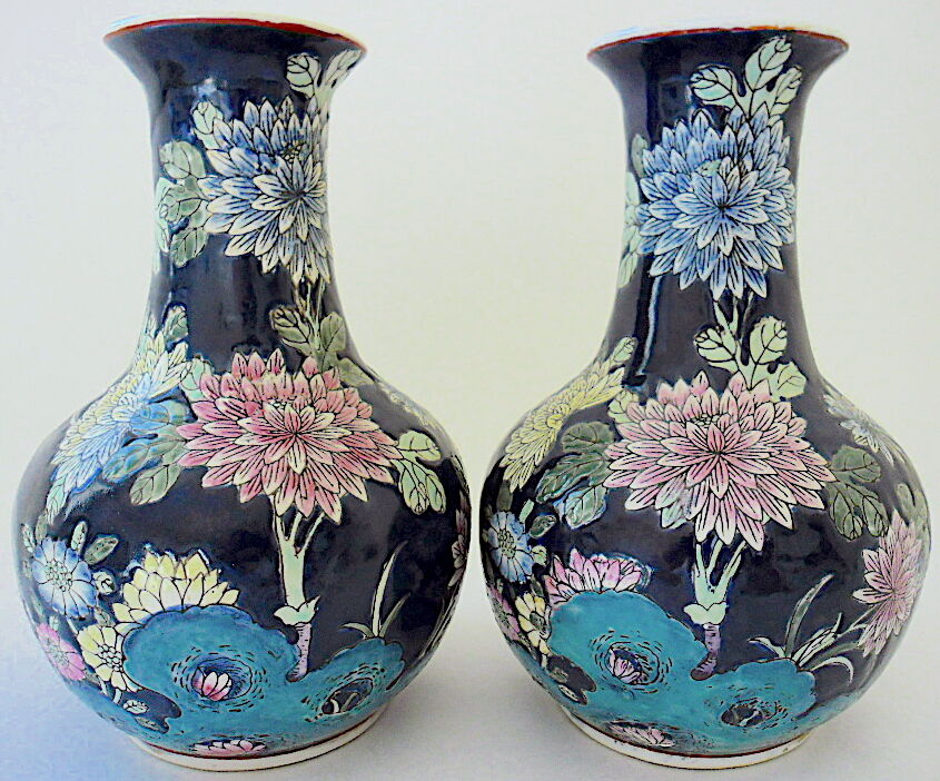 Pair of porcelain vases from China