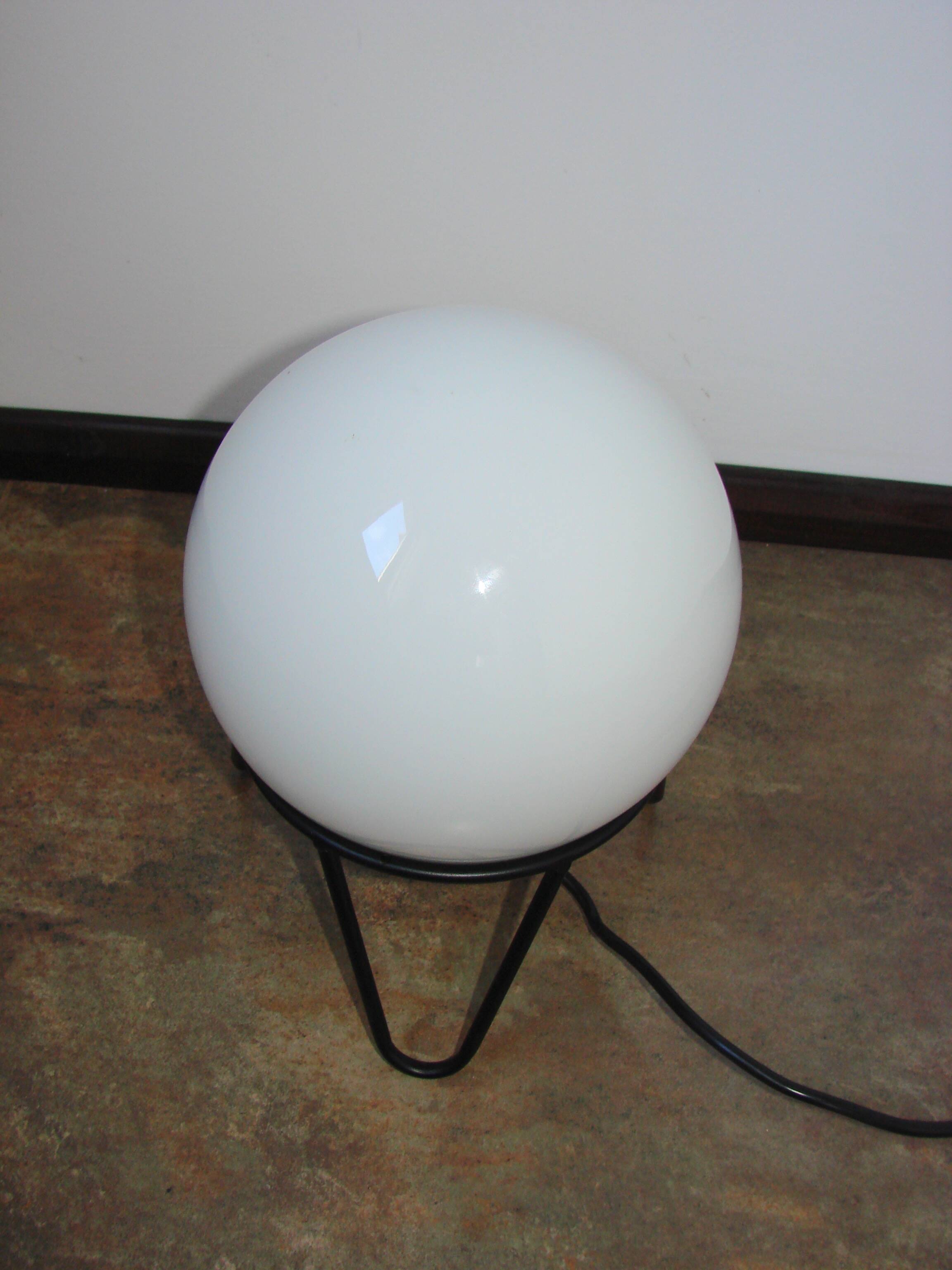 Vintage globe lamp – 1980s, frosted glass, metal frame, E27