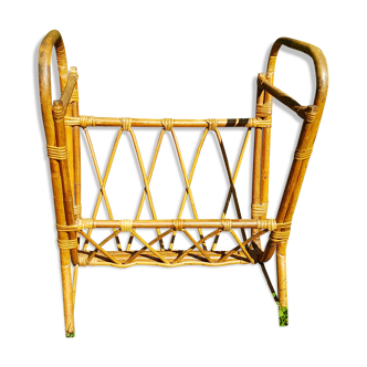 Porte revue en rotin