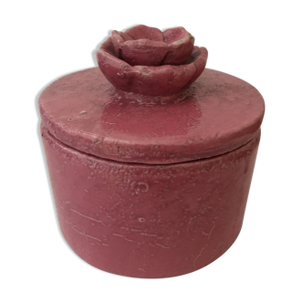 Raku ceramic box in old pink color on the outside and gray on the inside
