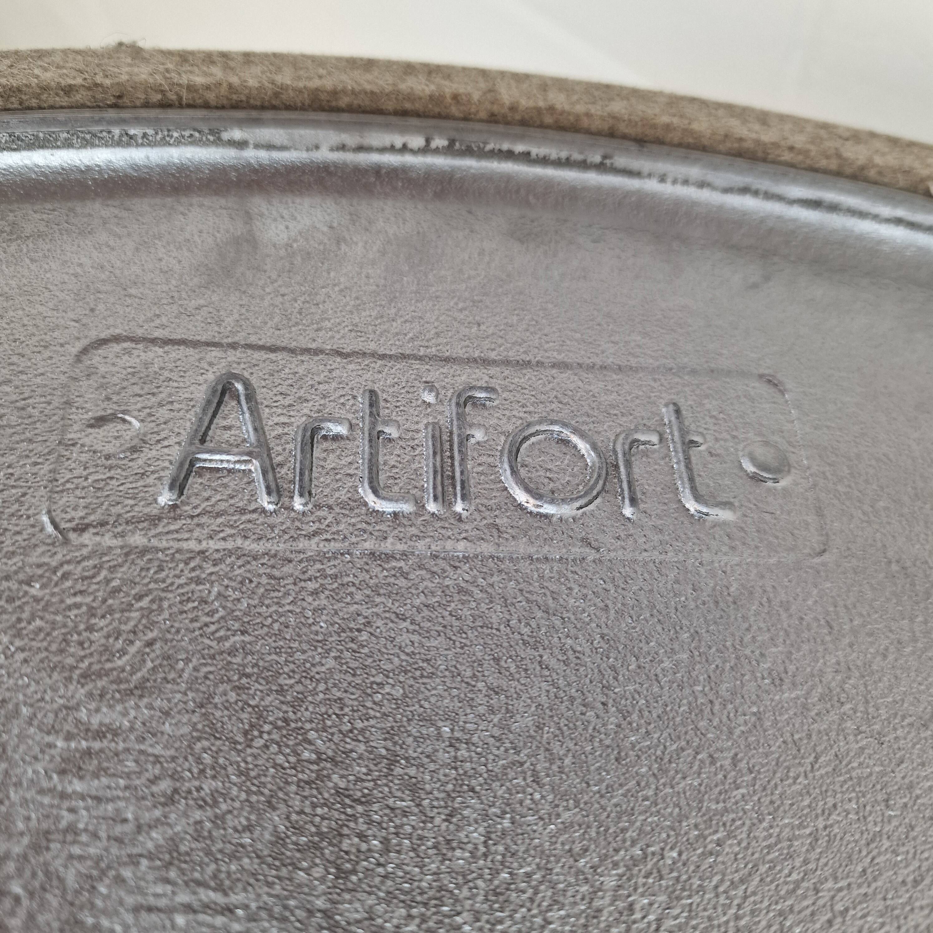 Oval Dining Table by Pierre Paulin for Artifort