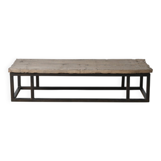 Guyuan – Coffee table in ancient elm with a metal structure no. 2