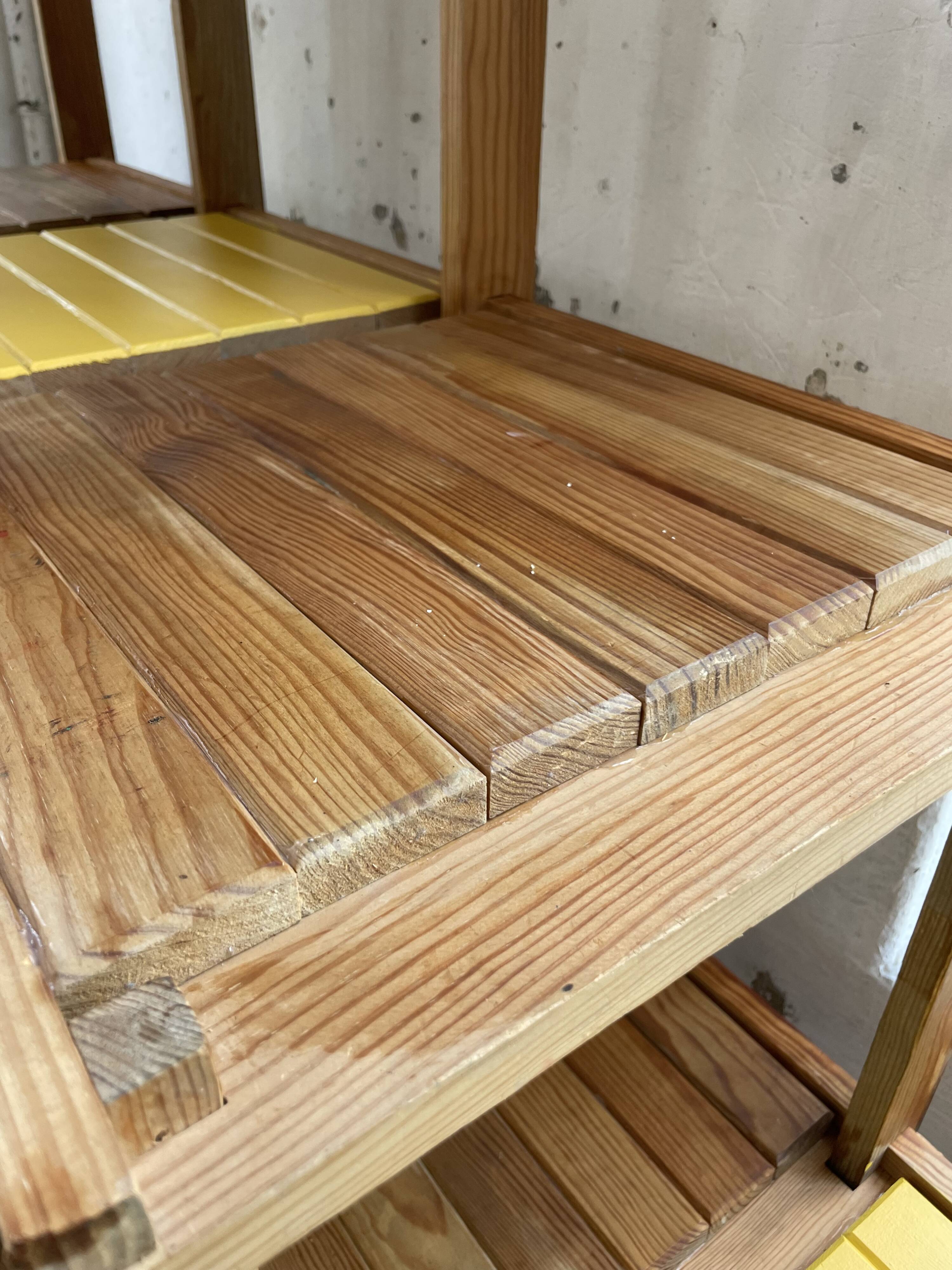 Bauhaus Maison Regain yellow white shelf