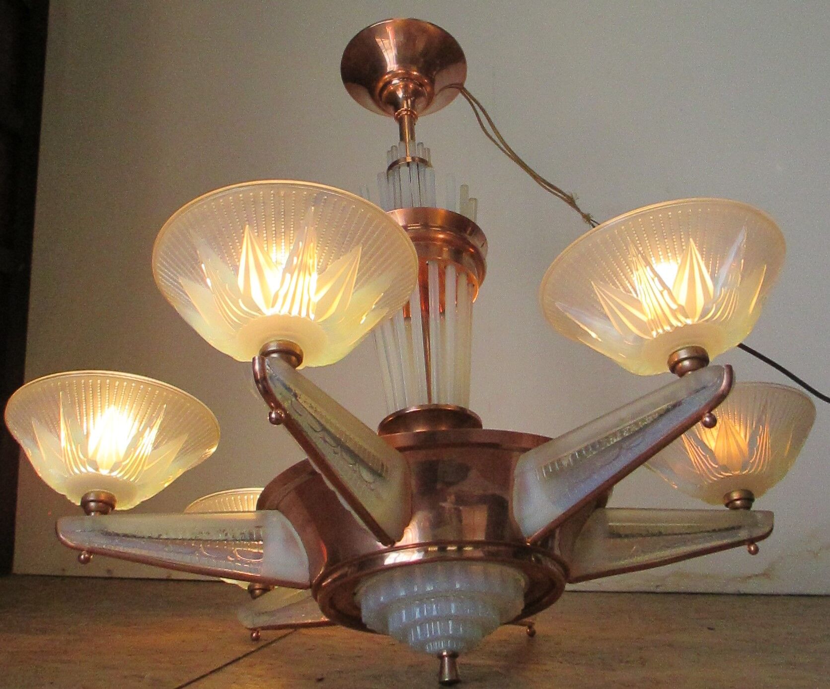 Chandelier Art Deco Petitot glassware ezan