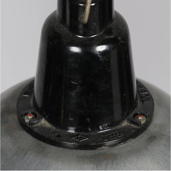 2 Pendentifs industriels en Fer et Bakélite 1950