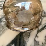 Vase en verre gravé