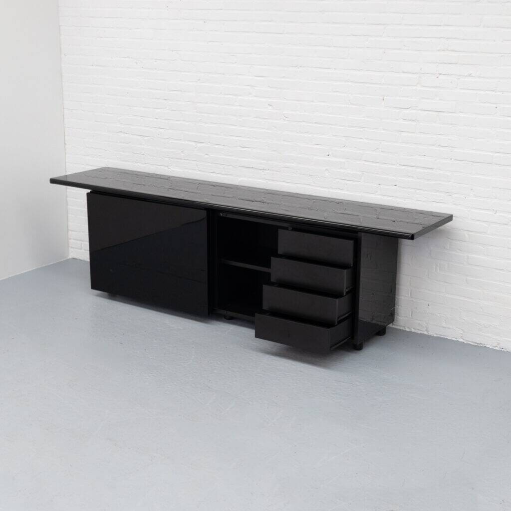 Italian high-gloss sideboard, 1980s